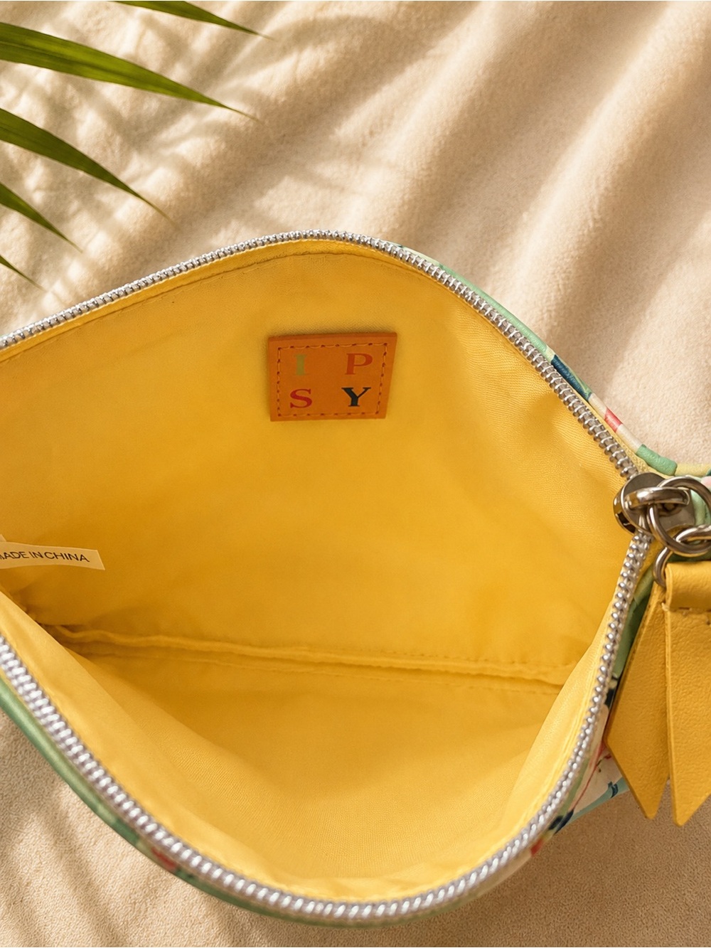 IPSY Summer Poolside Makeup Bag | Mint Green Cosmetic Pouch | Beachy Zip Bag - Picture 4 of 4